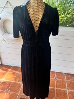 Sissyaki Dress Black Ribbed Velvet Long Length Short Sleeve   Large NWT